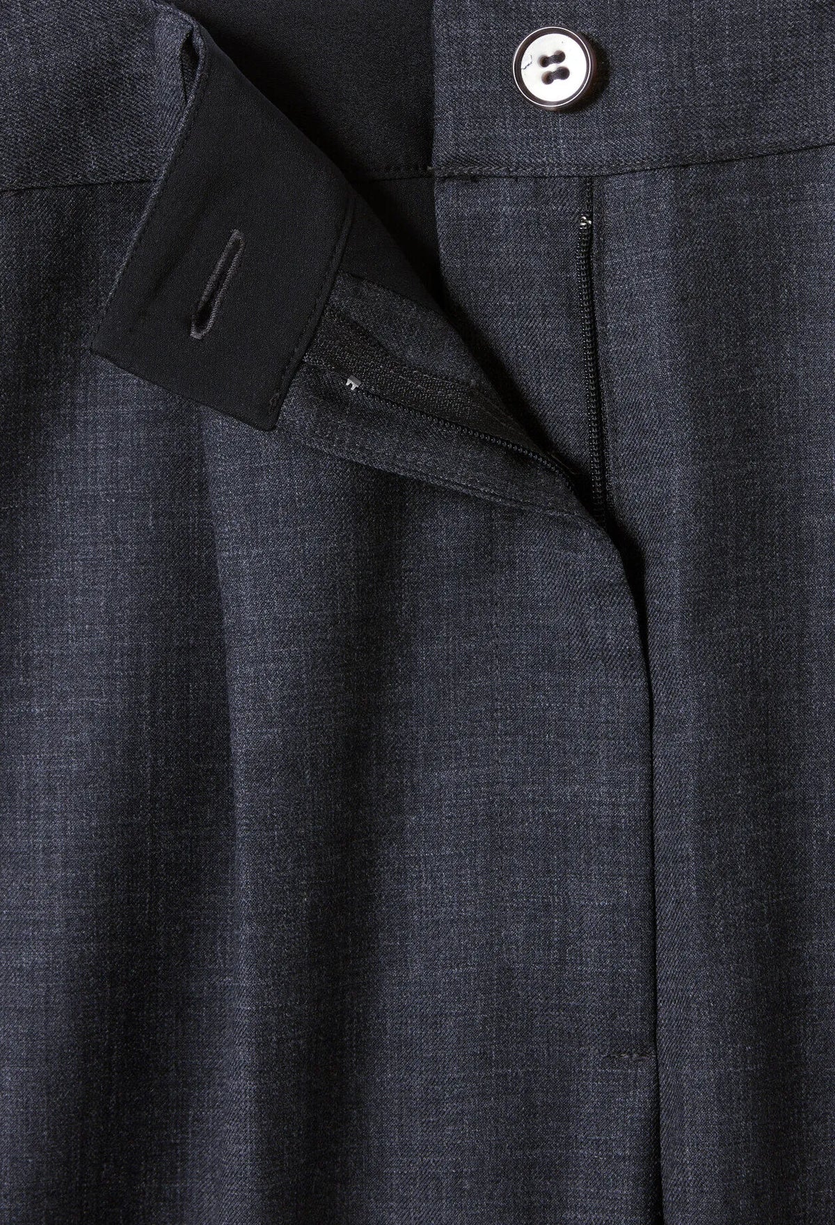 MOTTLED GREY