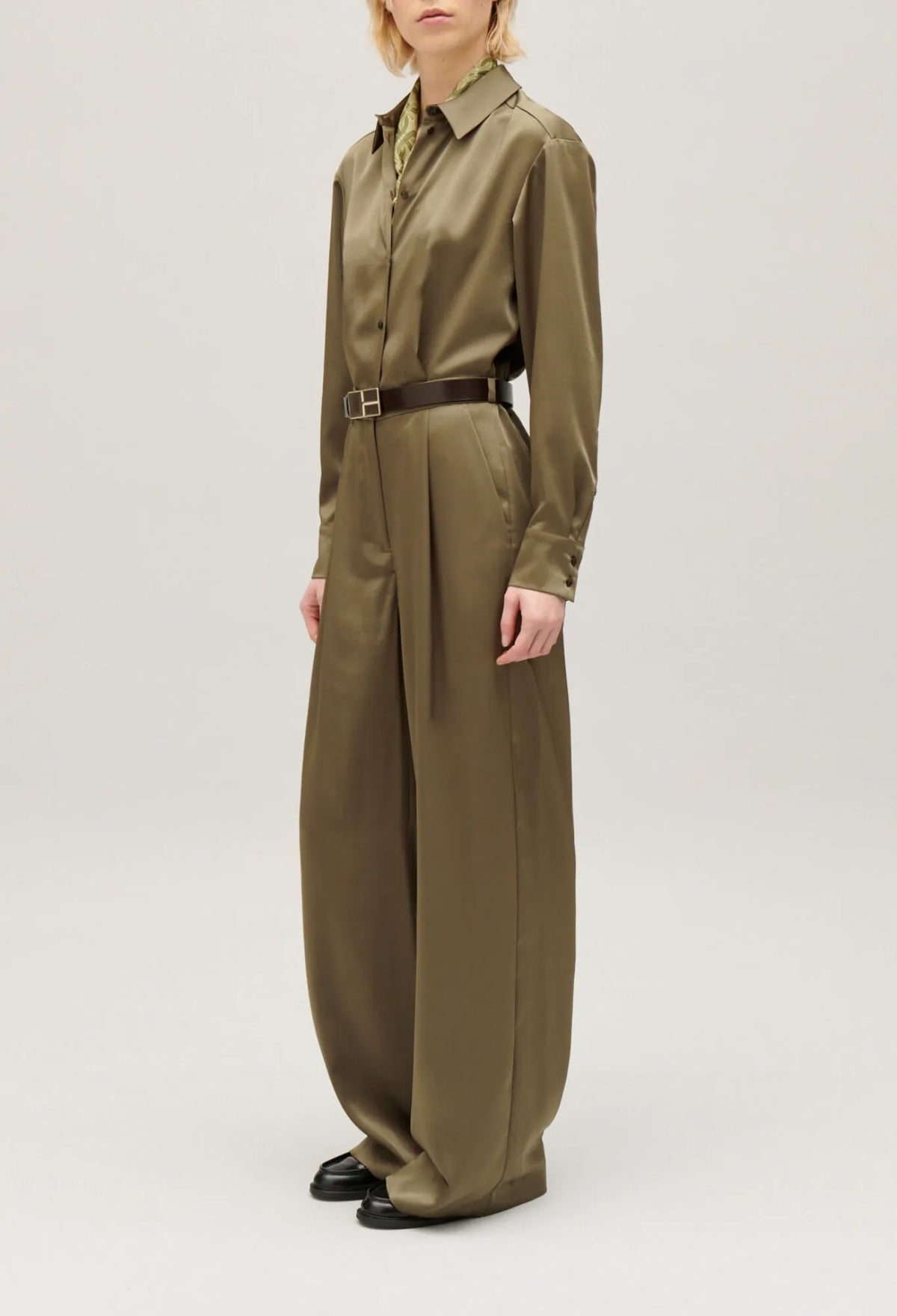 KHAKI