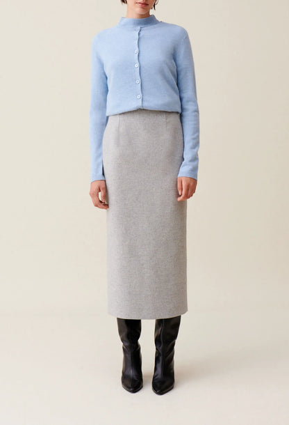 LIGHT GREY