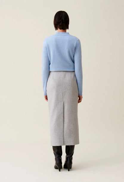 LIGHT GREY
