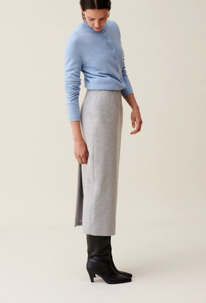 LIGHT GREY