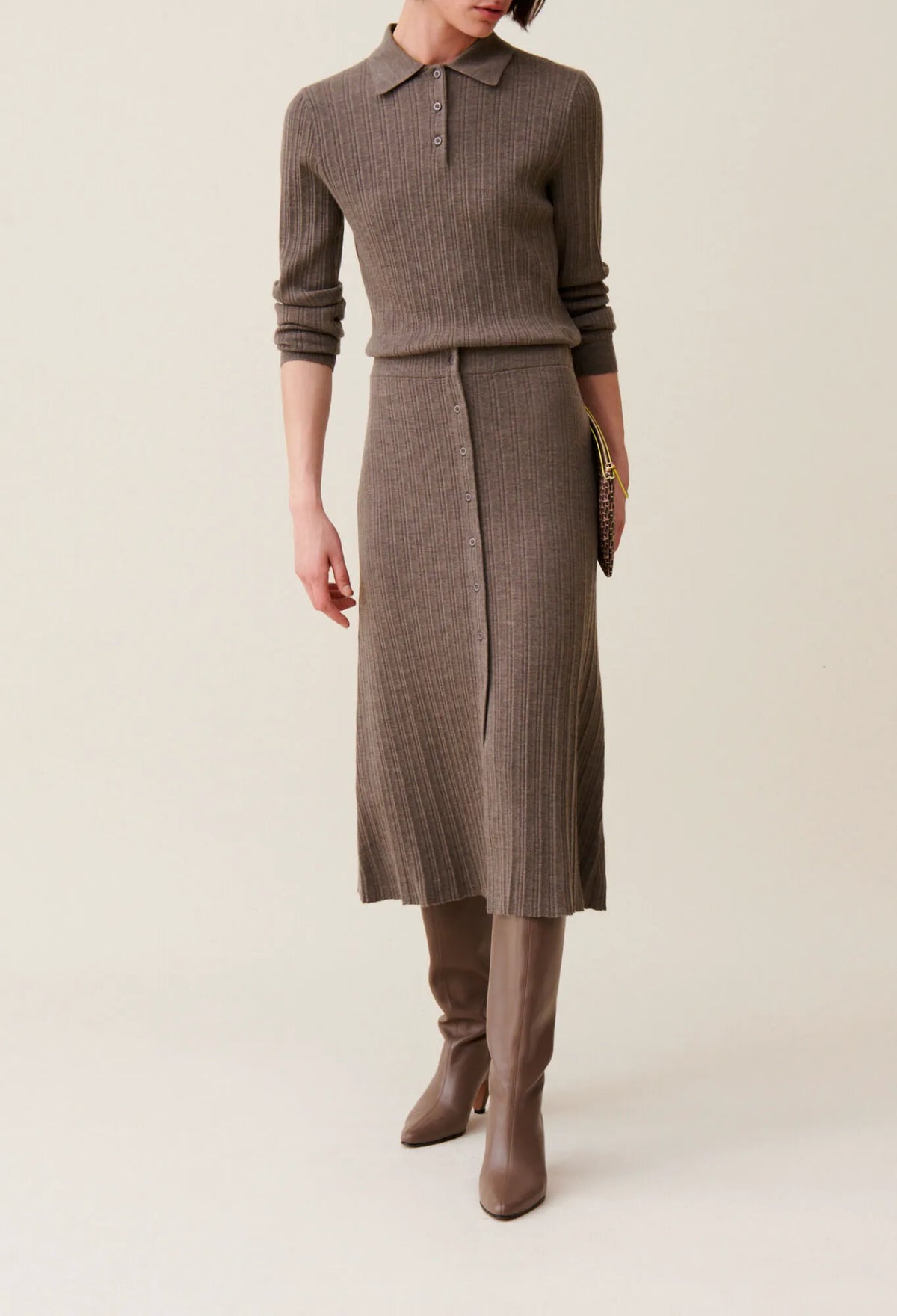 TAUPE