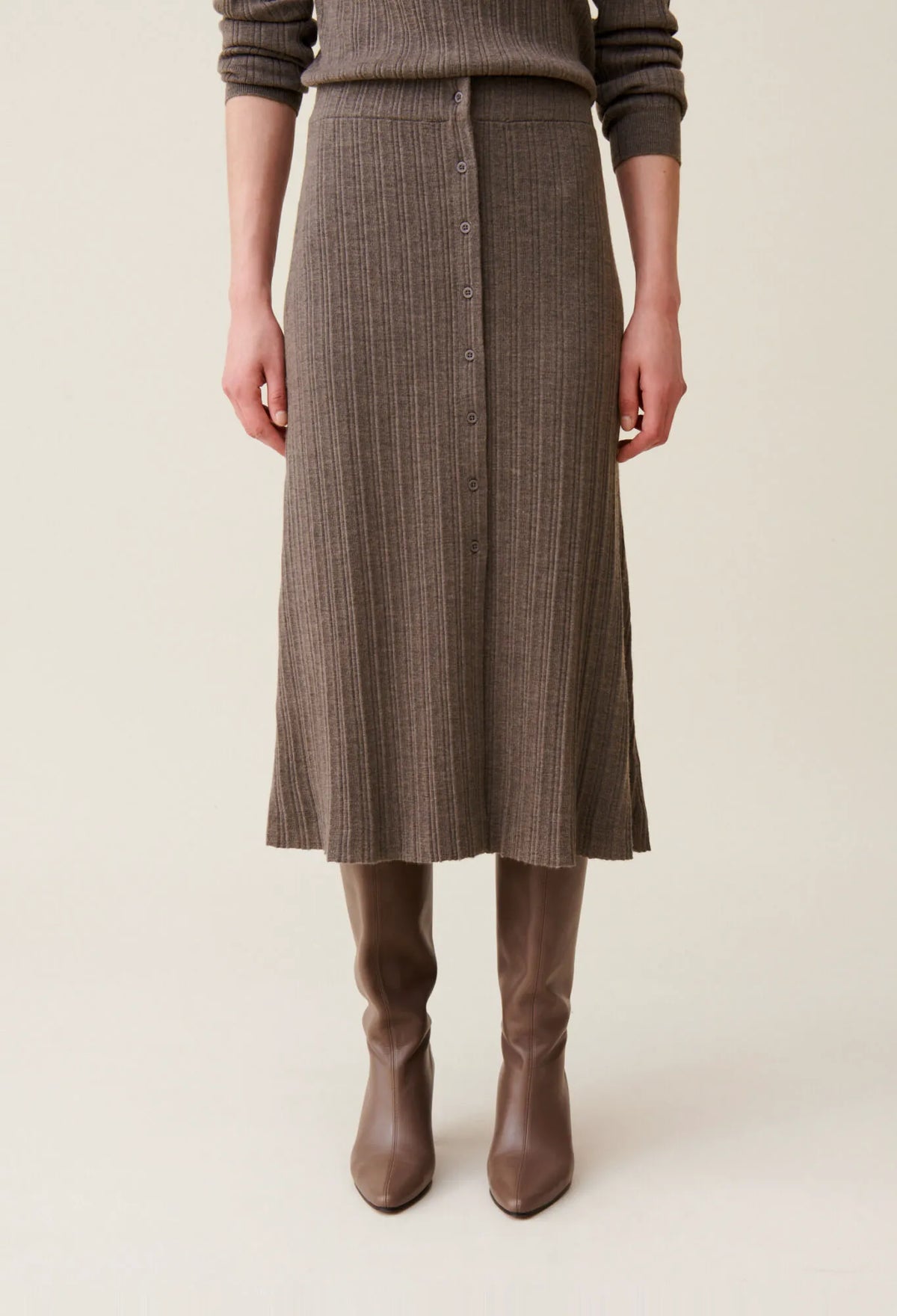 TAUPE