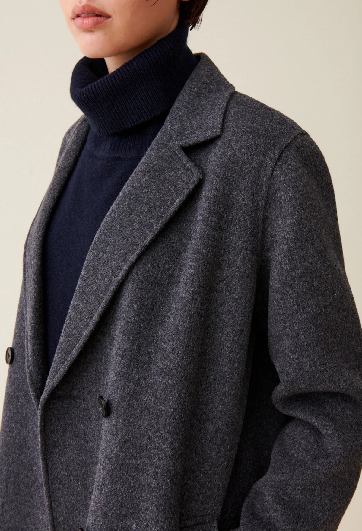 MOTTLED GREY