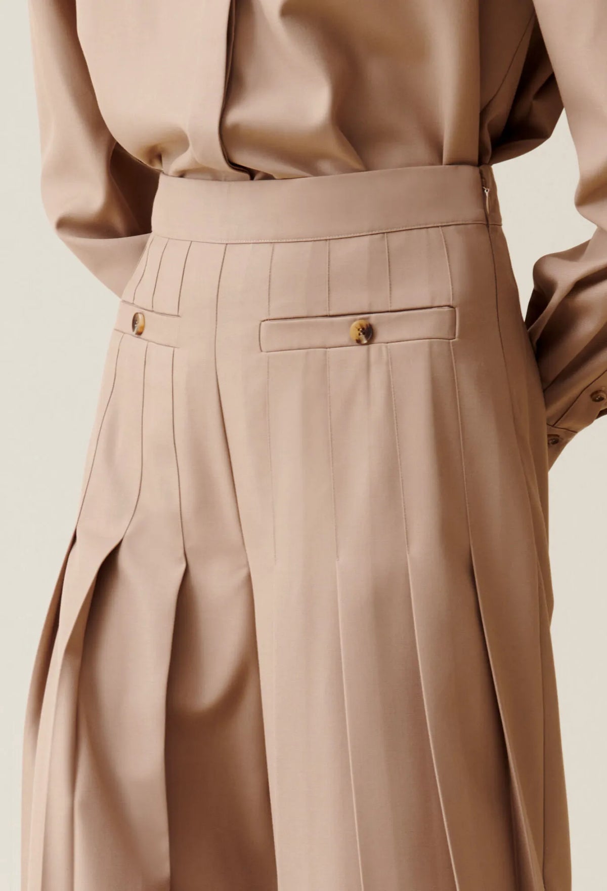 beige