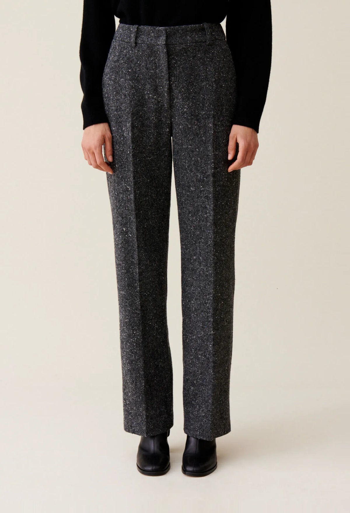 MOTTLED GREY