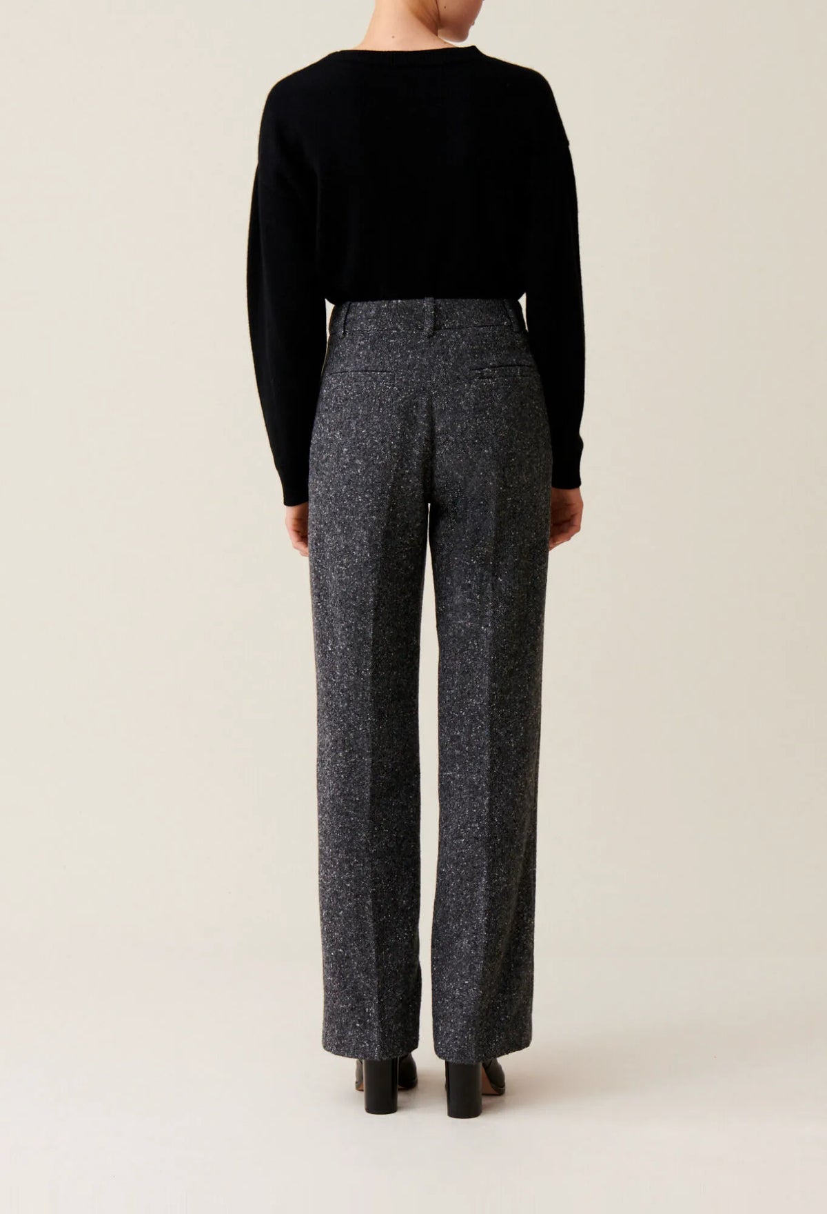MOTTLED GREY