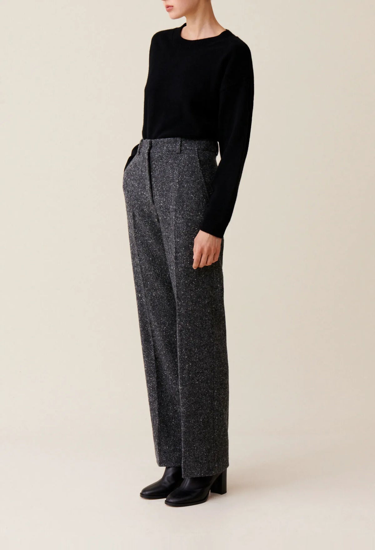 MOTTLED GREY