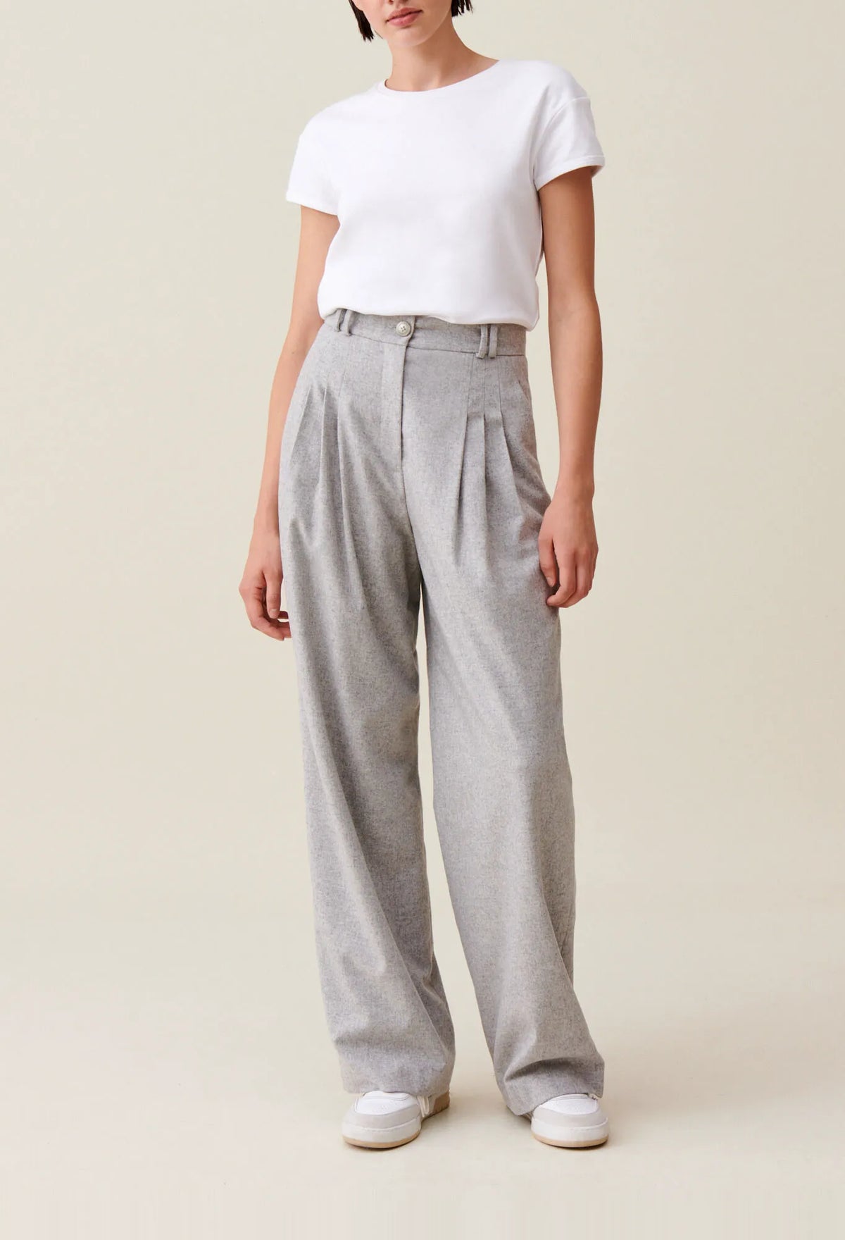 LIGHT GREY