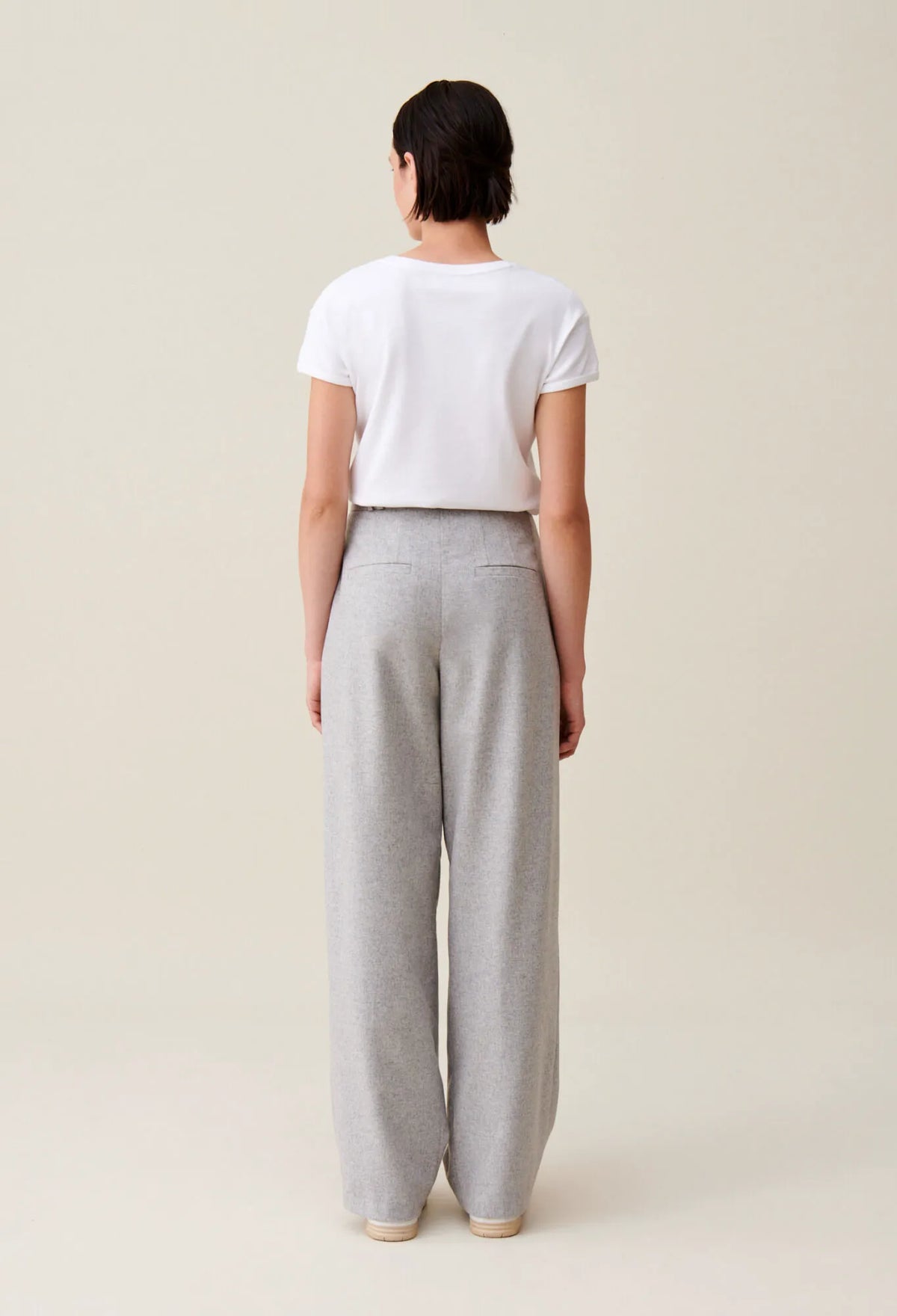 LIGHT GREY