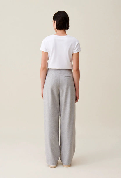 LIGHT GREY