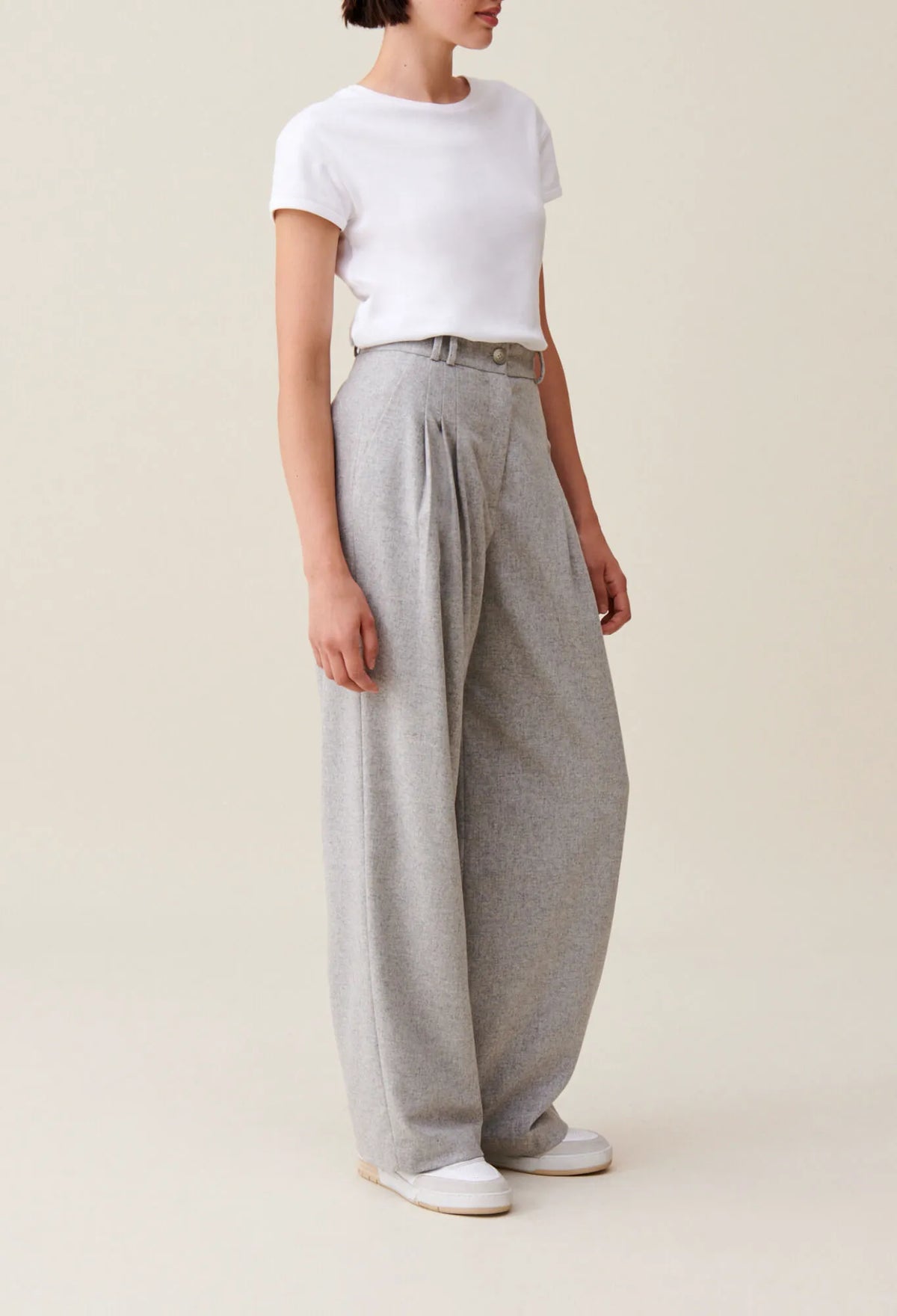 LIGHT GREY