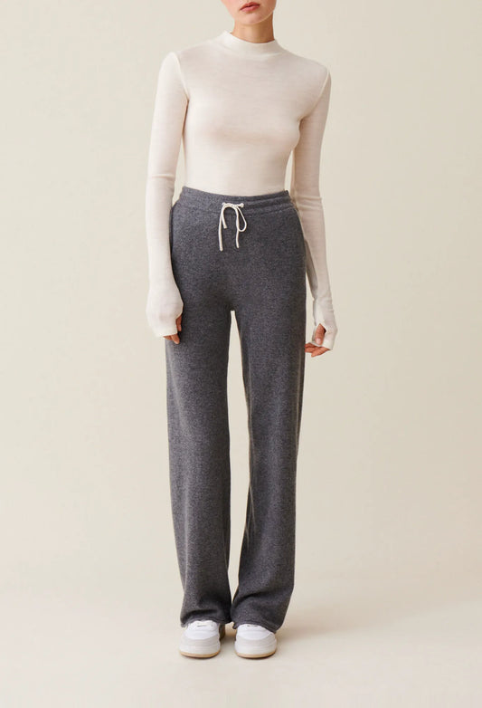 MOTTLED GREY