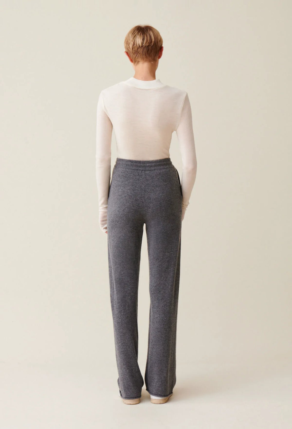 MOTTLED GREY
