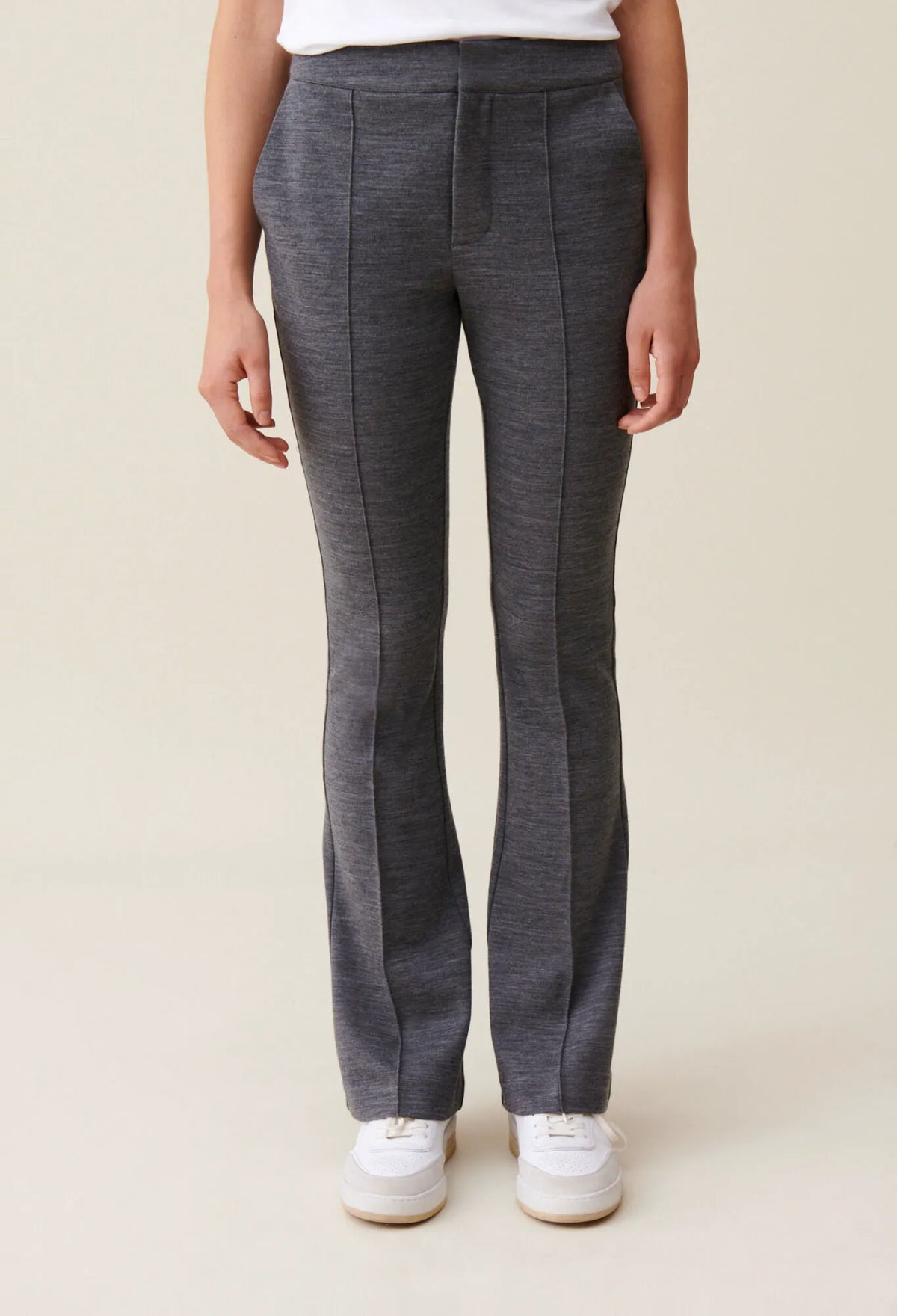 MOTTLED GREY