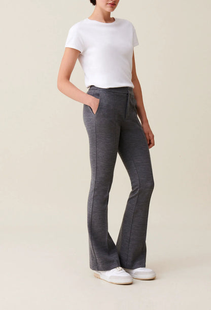 MOTTLED GREY