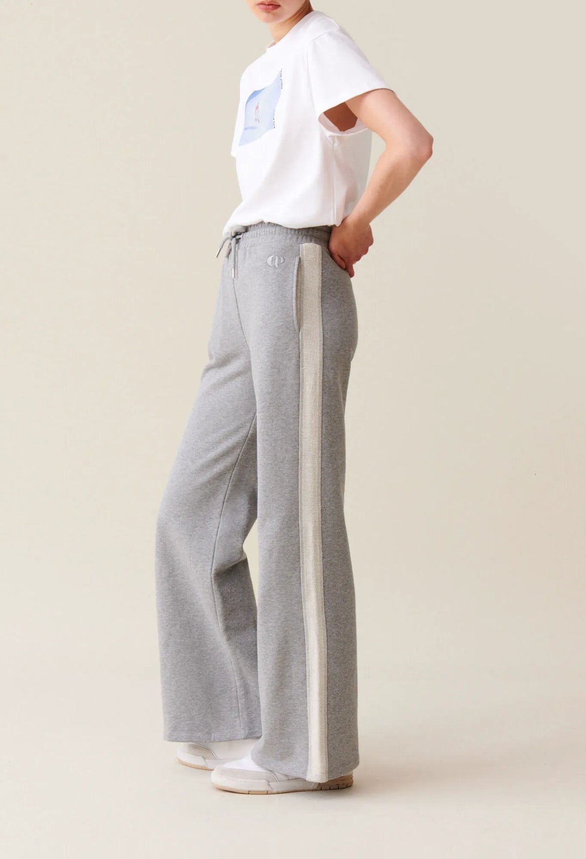 MOTTLED GREY