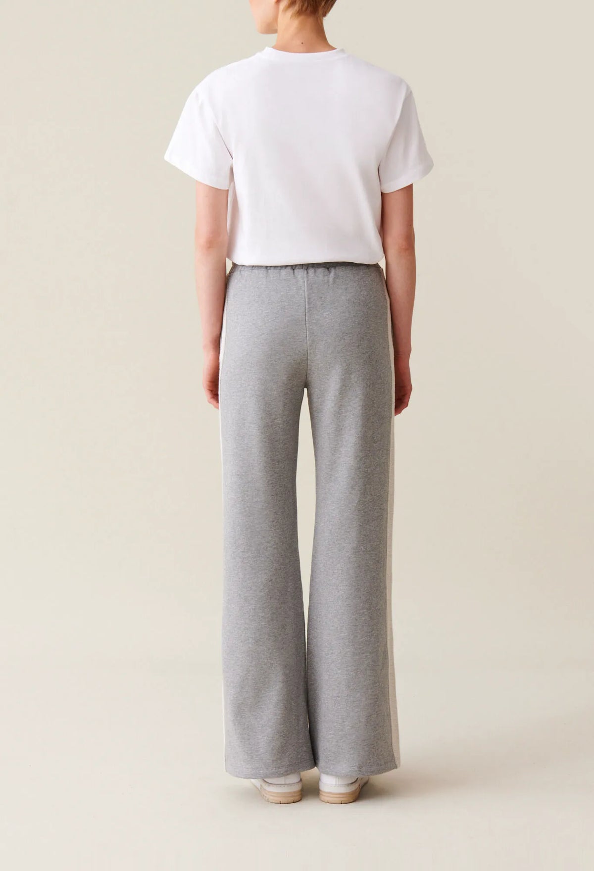MOTTLED GREY