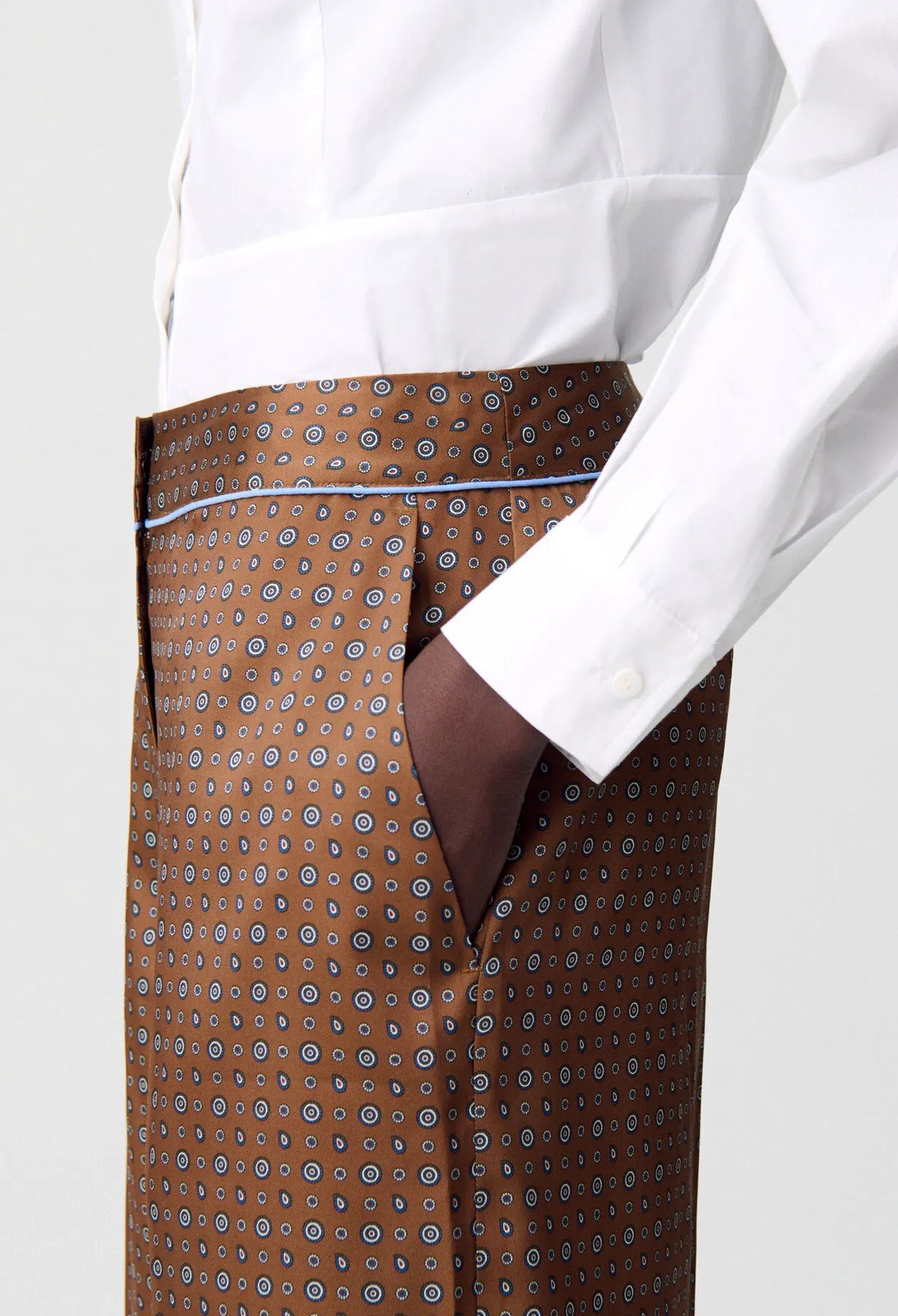 BROWN TIE