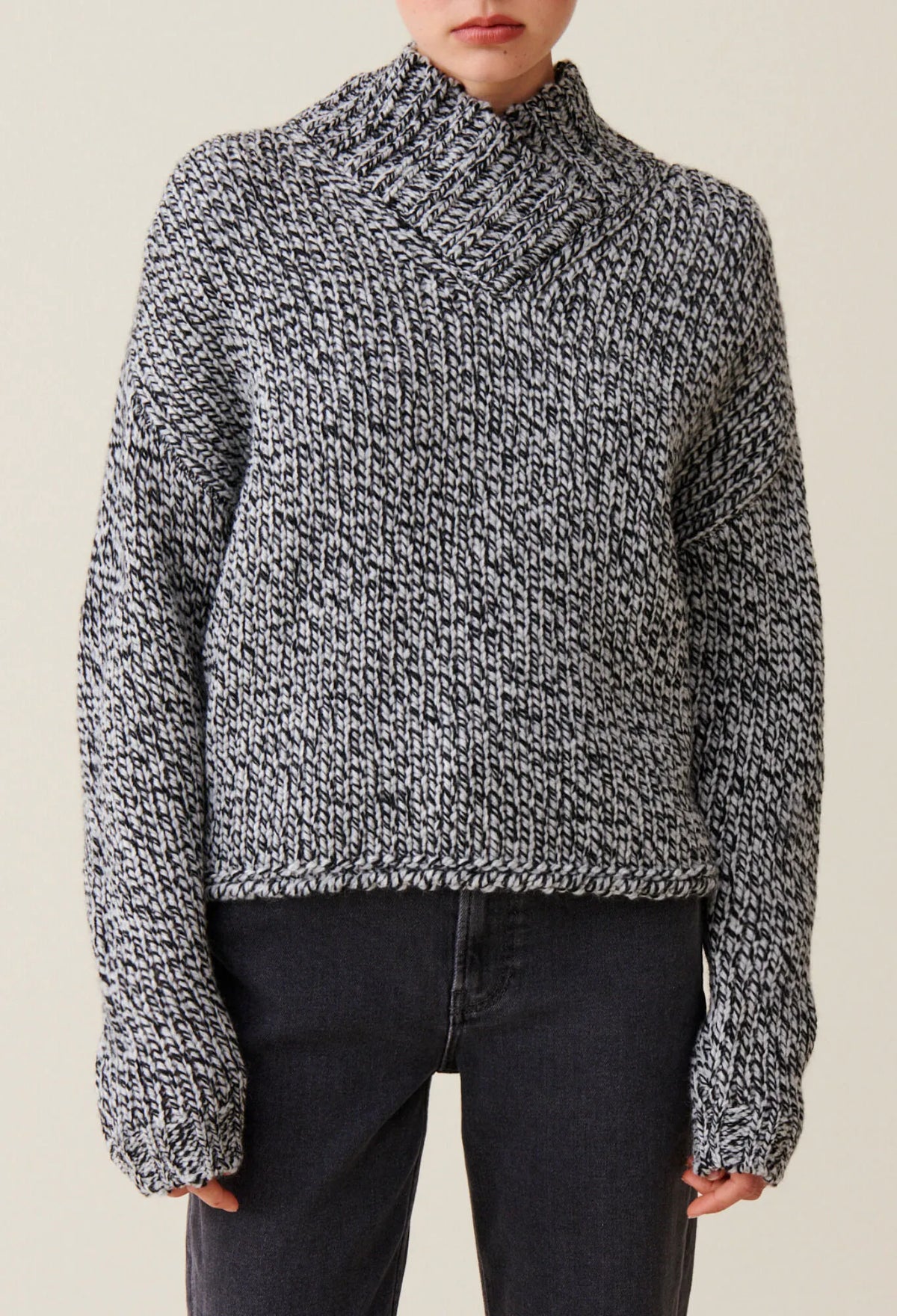 MOTTLED GREY