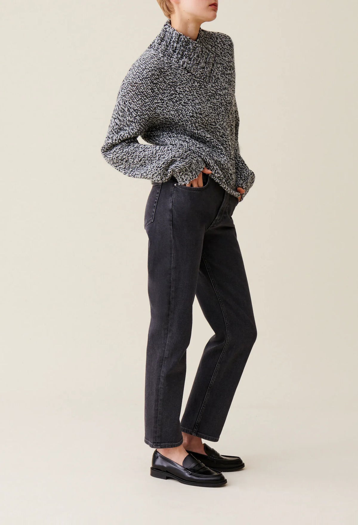 MOTTLED GREY