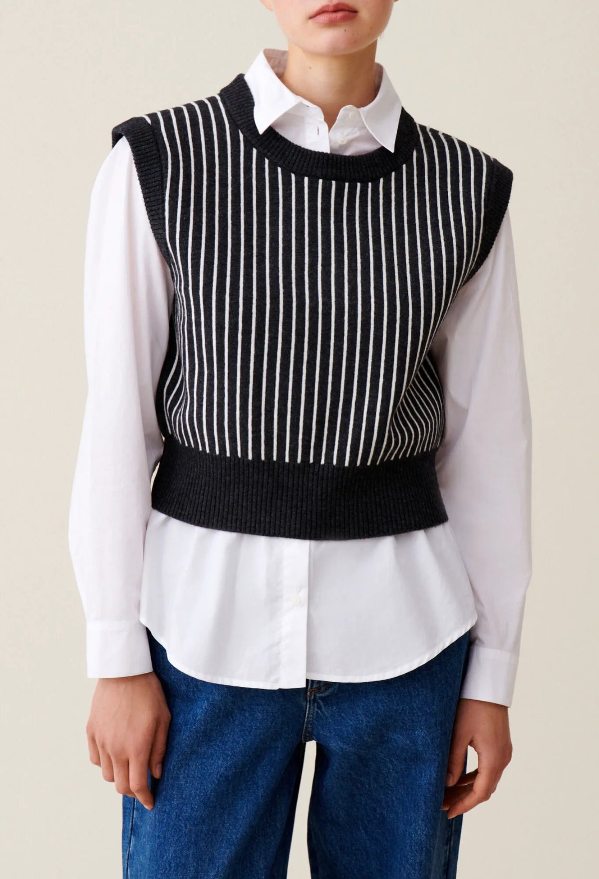 MOTTLED GREY