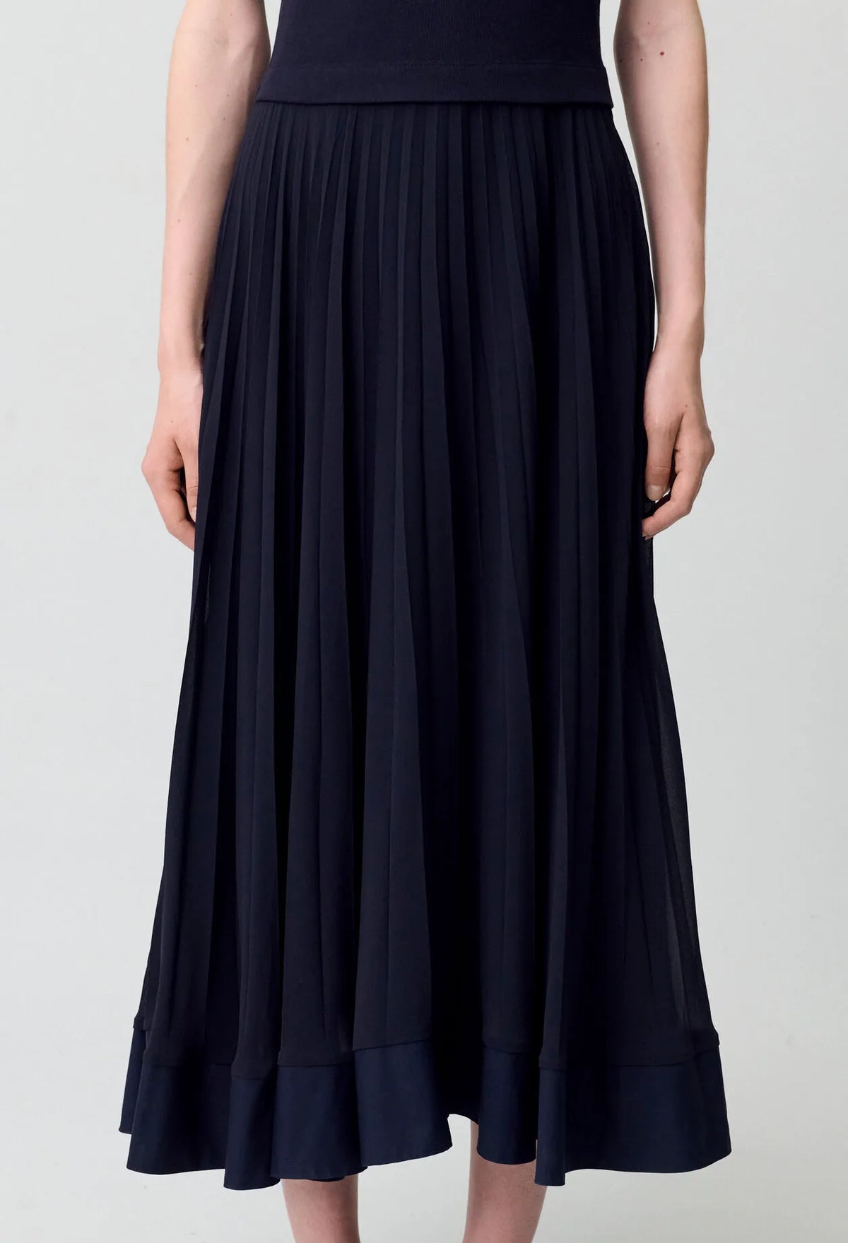 DEEP NAVY