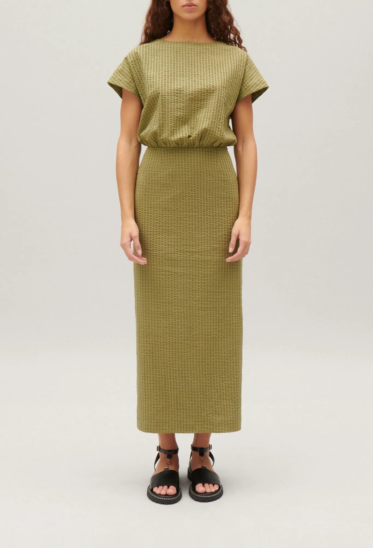 KHAKI