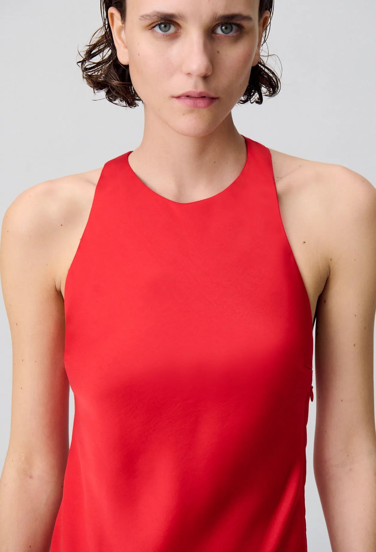 BRIGHT RED