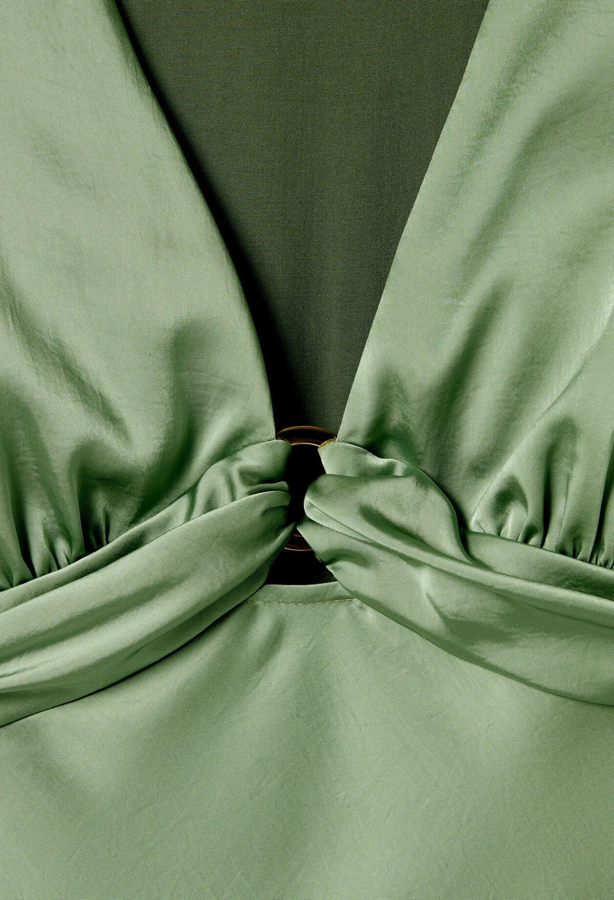 MIDDLE GREEN