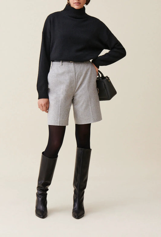 LIGHT GREY