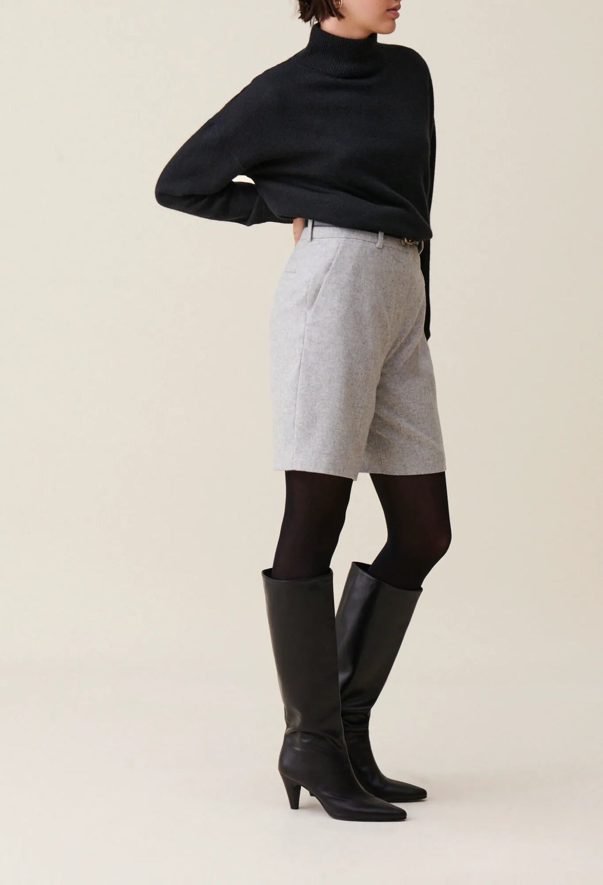 LIGHT GREY