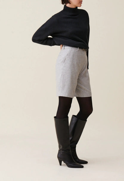 LIGHT GREY