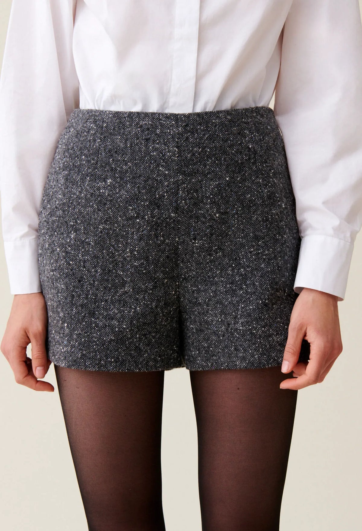 MOTTLED GREY