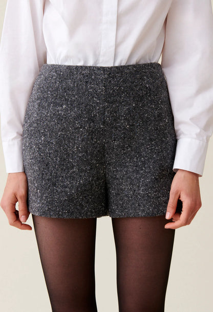 MOTTLED GREY