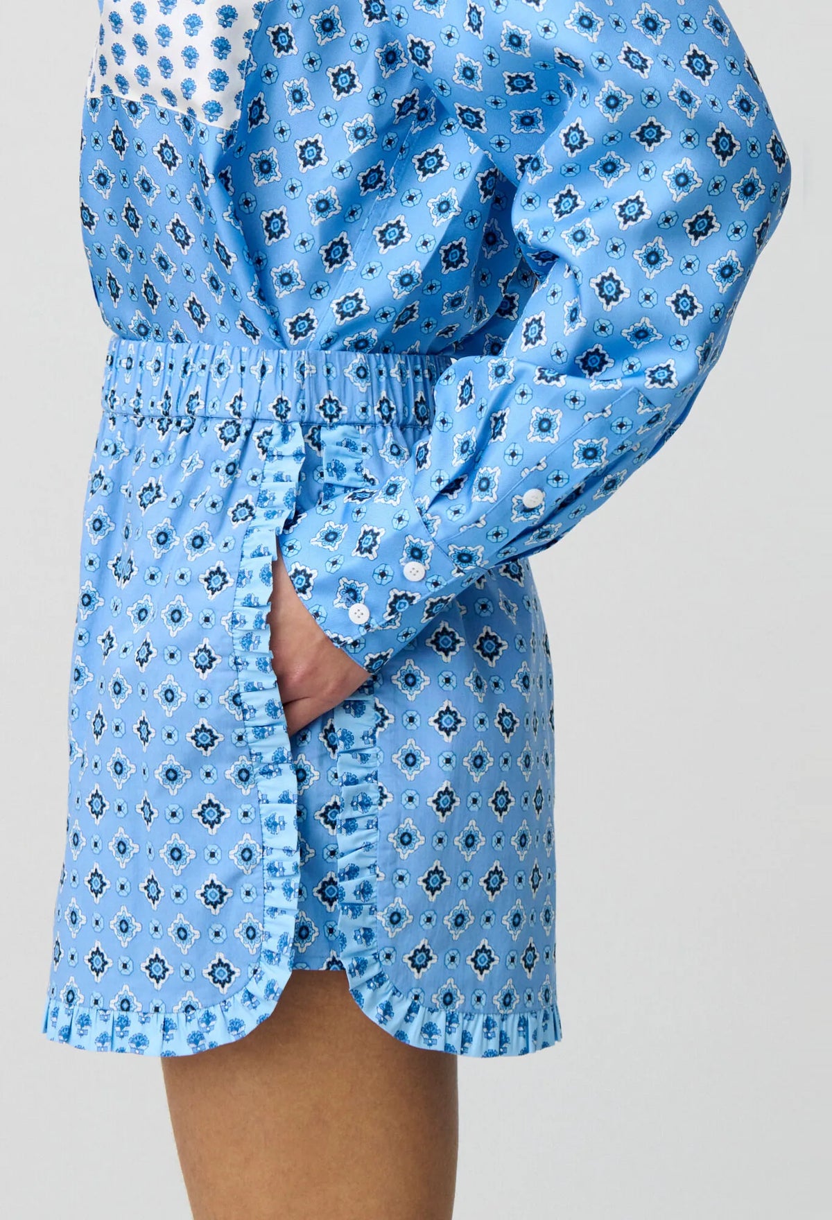 DARK BLUE PATTERN