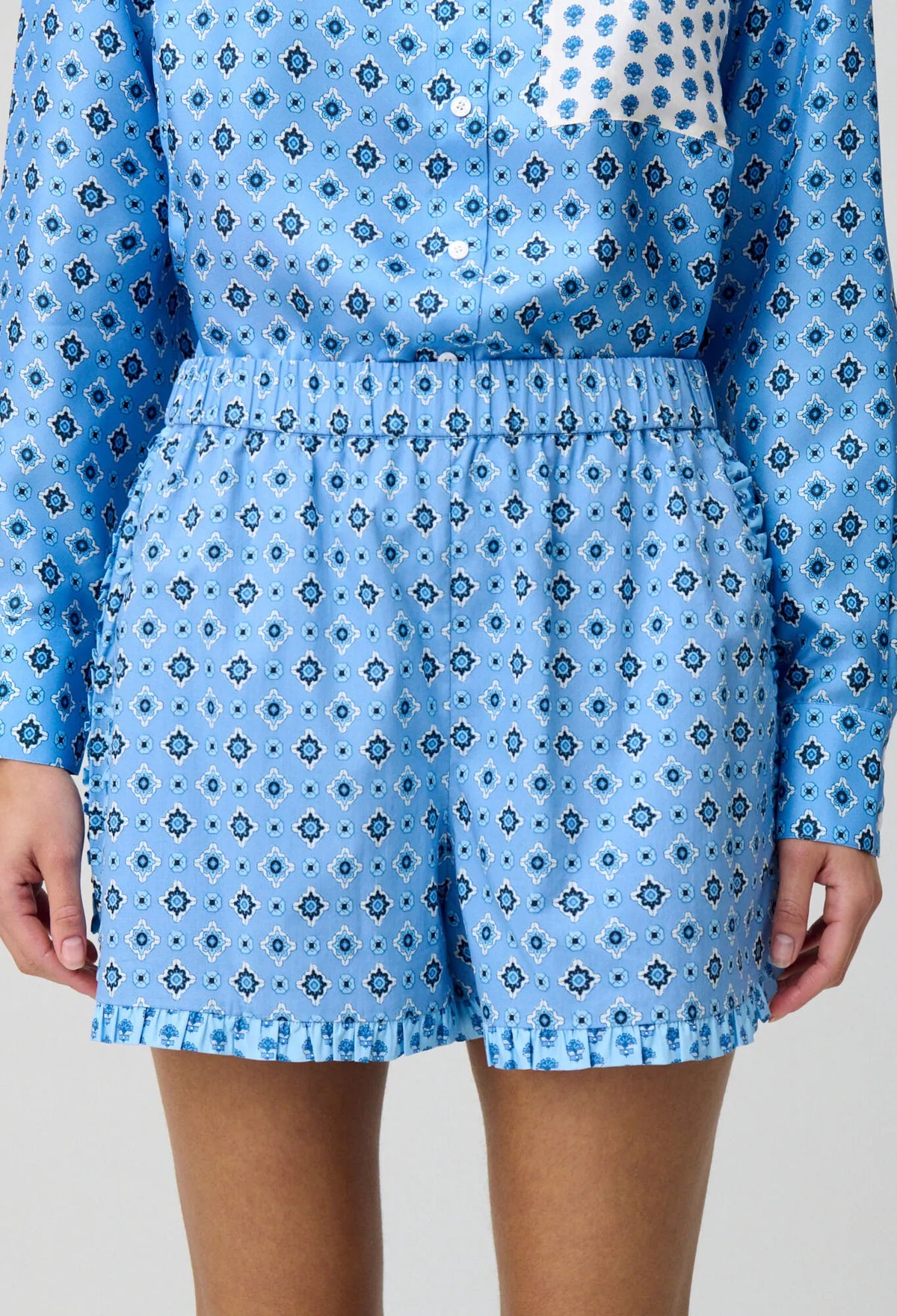 DARK BLUE PATTERN