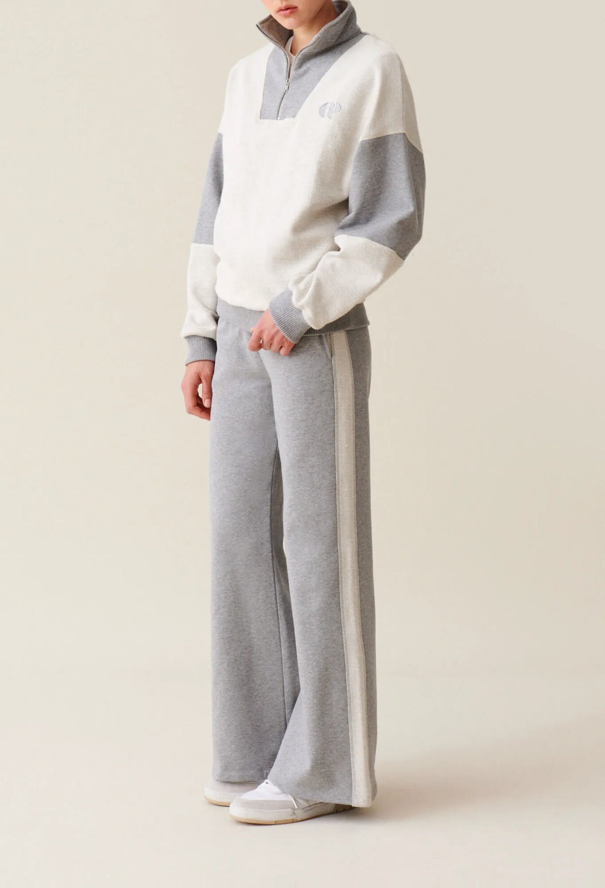 MOTTLED GREY