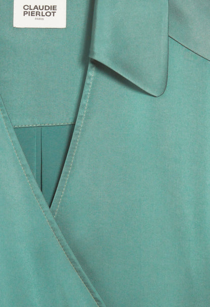 GREEN