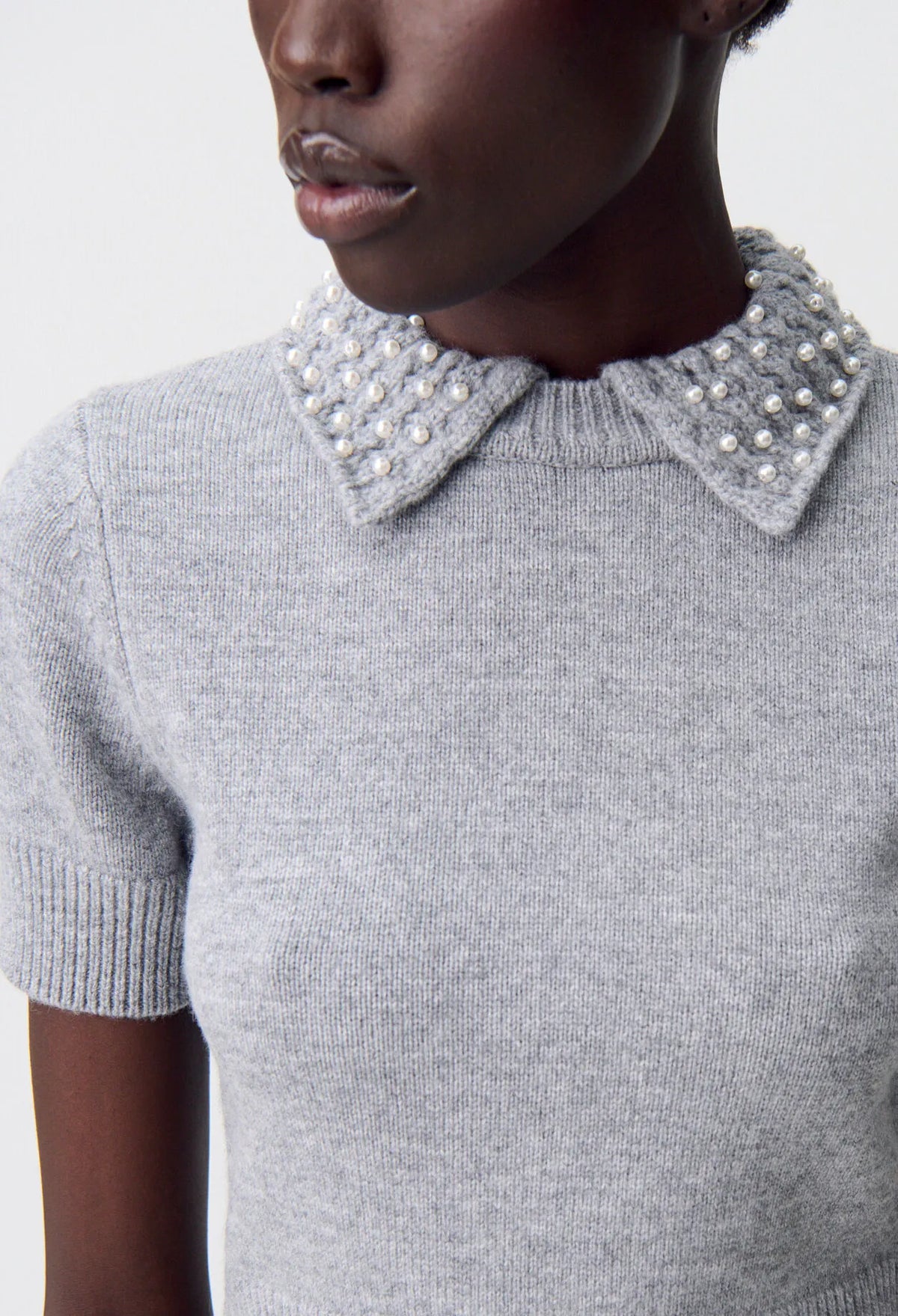 MOTTLED GREY