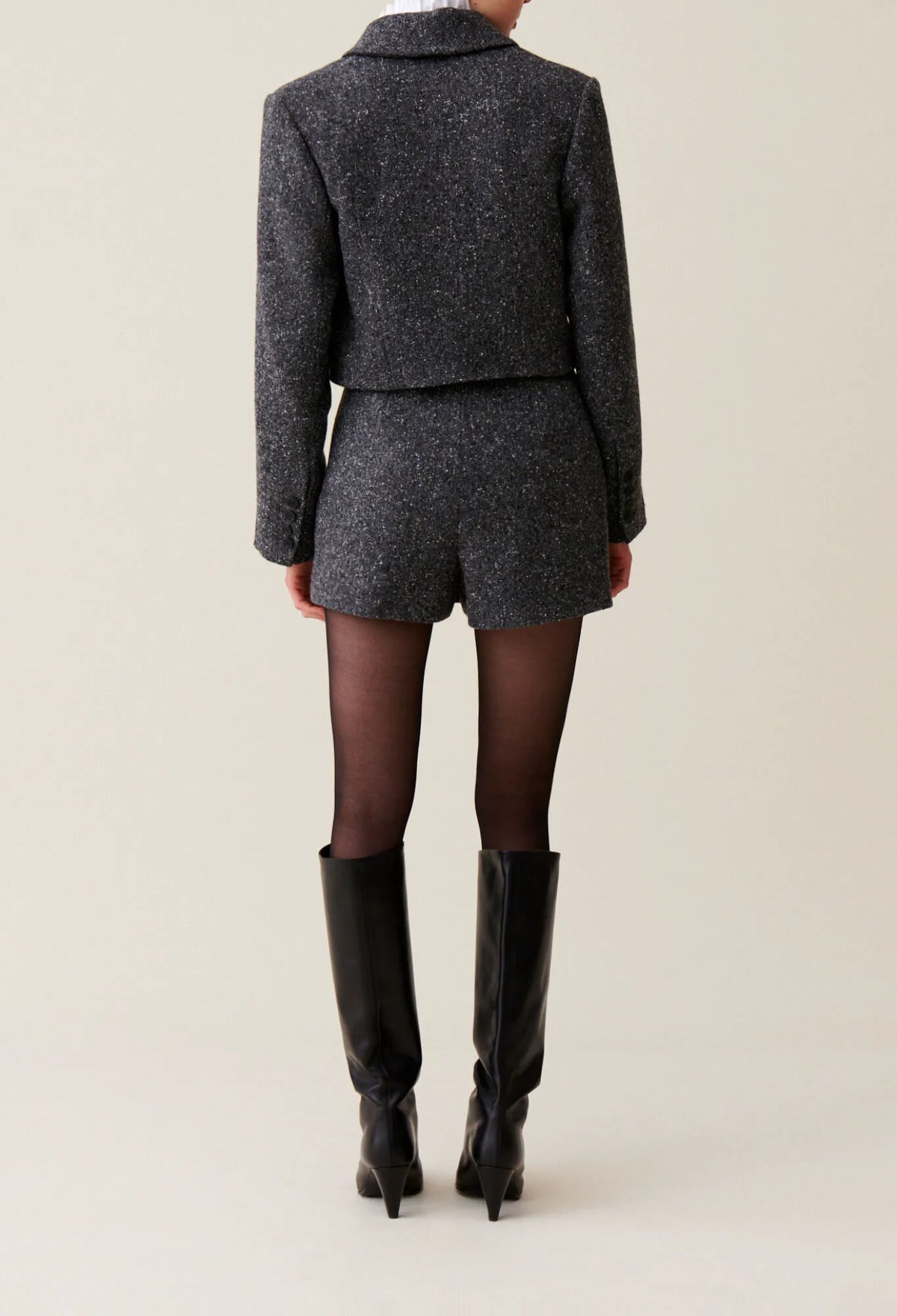 MOTTLED GREY