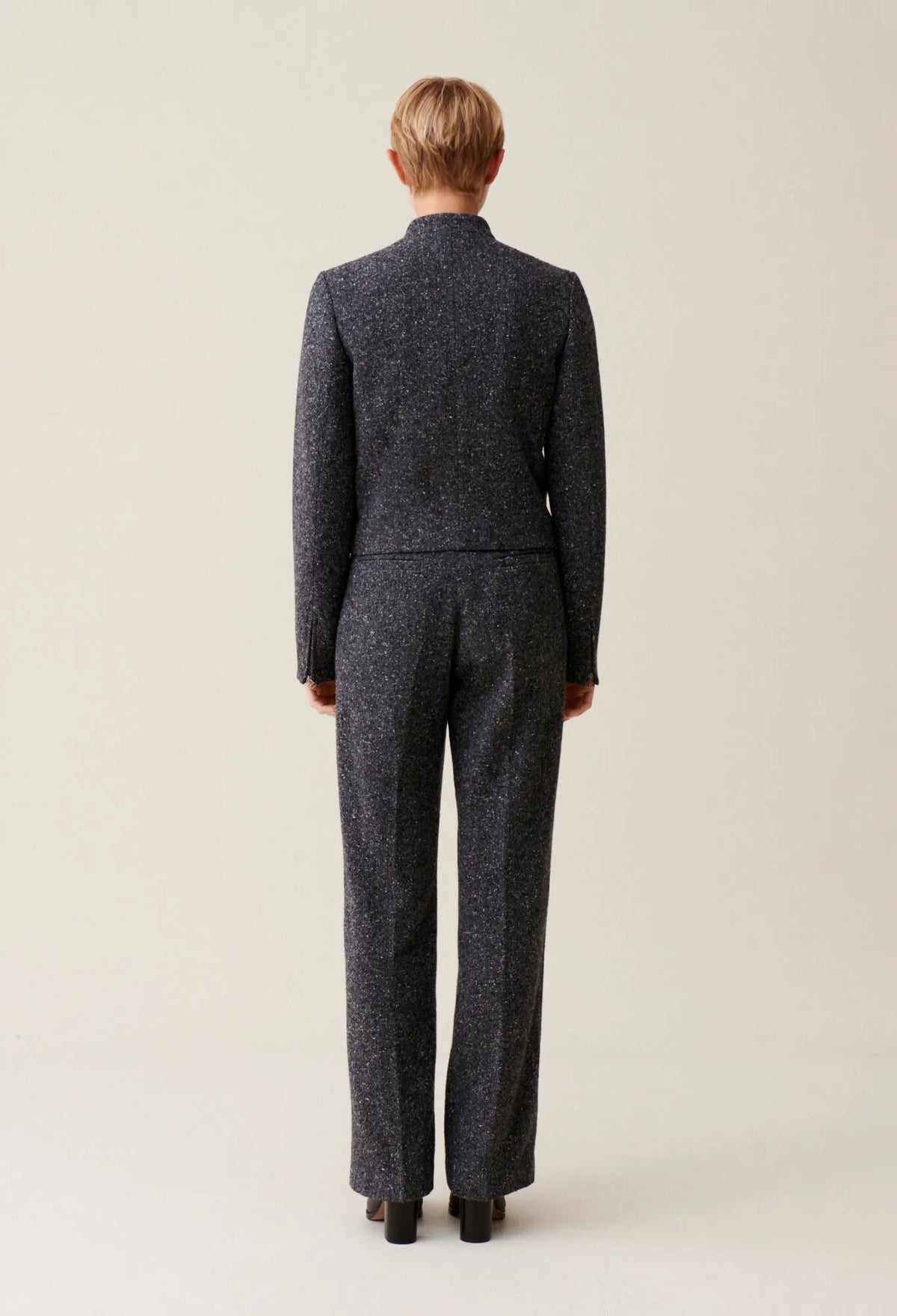 MOTTLED GREY