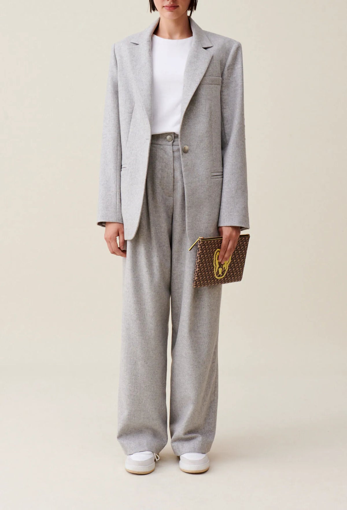 LIGHT GREY