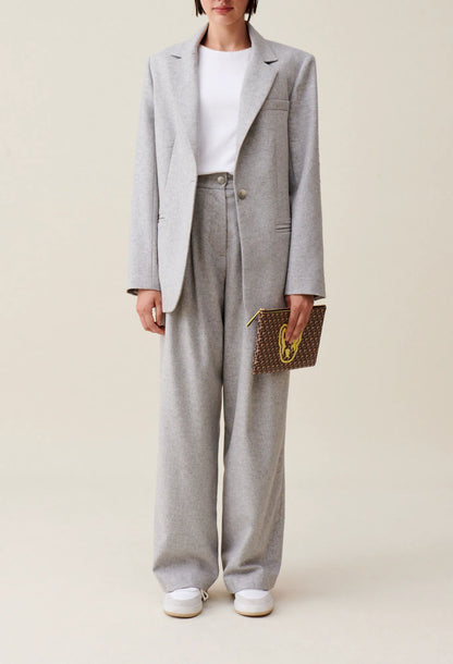 LIGHT GREY