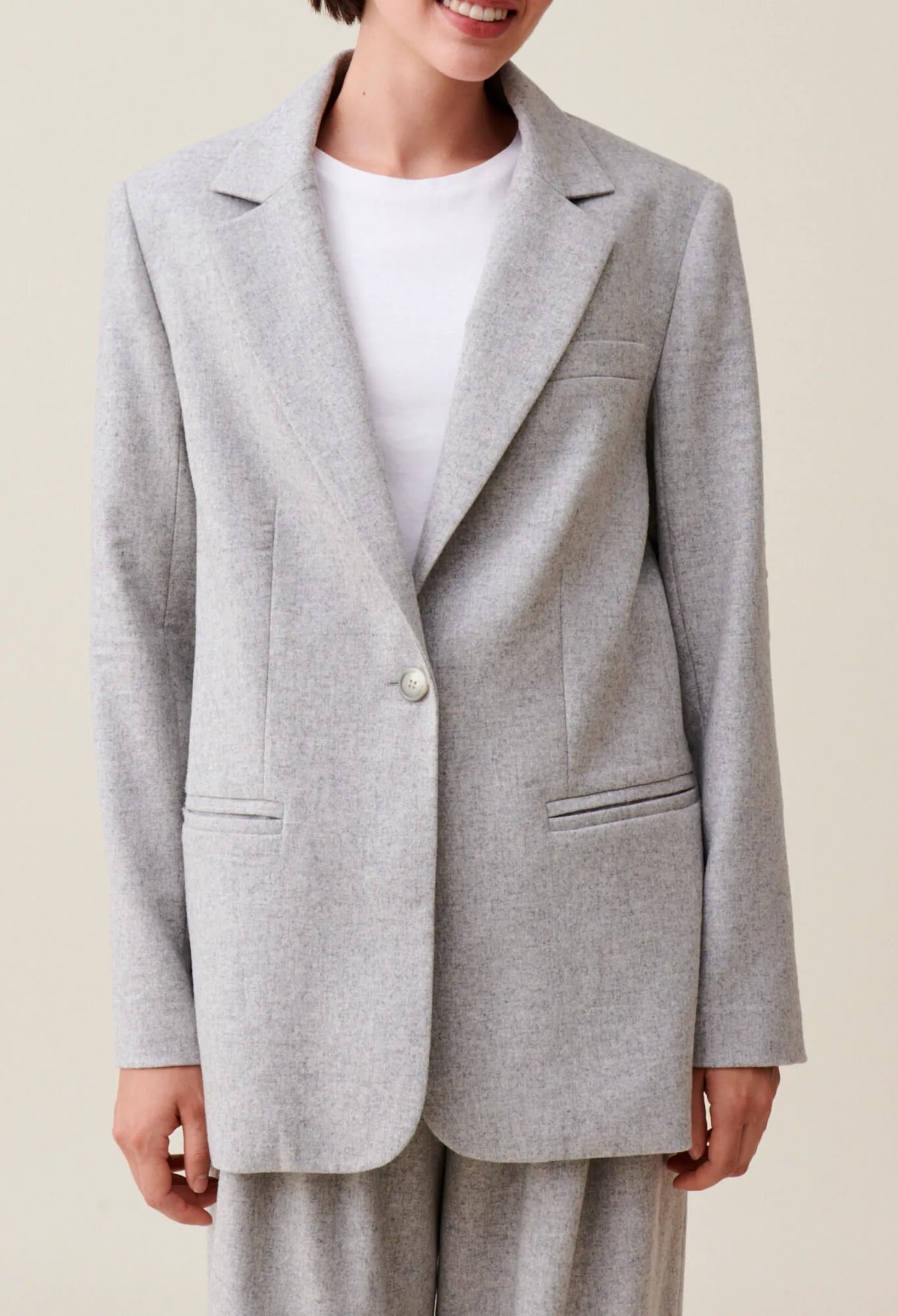 LIGHT GREY