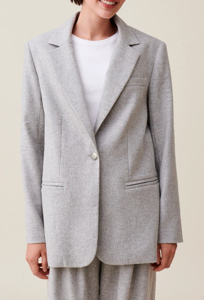LIGHT GREY