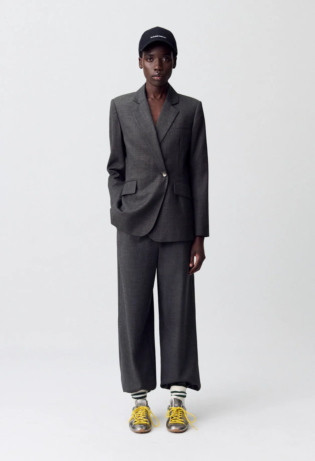 MOTTLED GREY