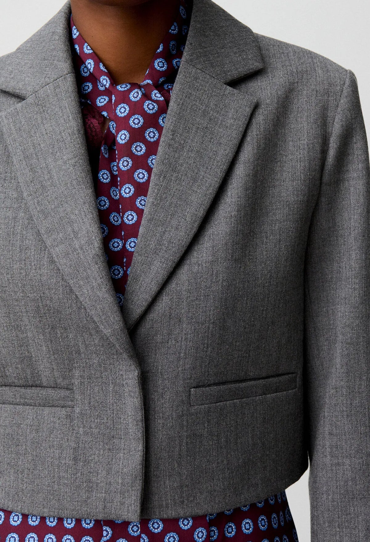 MOTTLED GREY